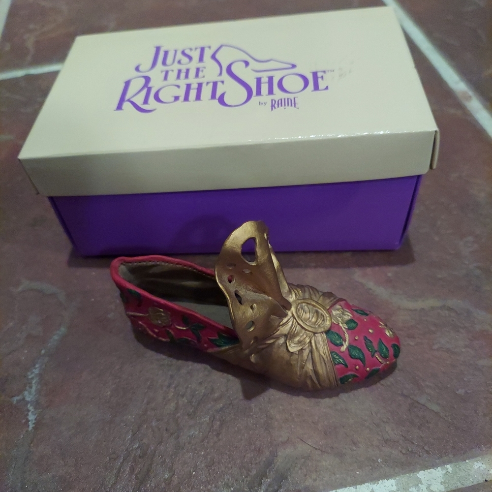 Just The Right Shoe Aladdin's Delight 25028 by Raine Retired